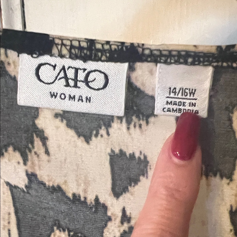 Cato Black and Cream Patterned Long Sleeve Tunic - Picture 2 of 10
